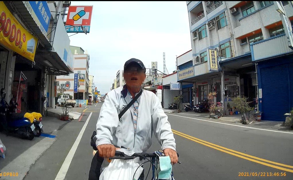 單車阿伯因未戴口罩　不聽勸反嗆聲罰10萬元也沒關係 - https://www.watchmedia01.com