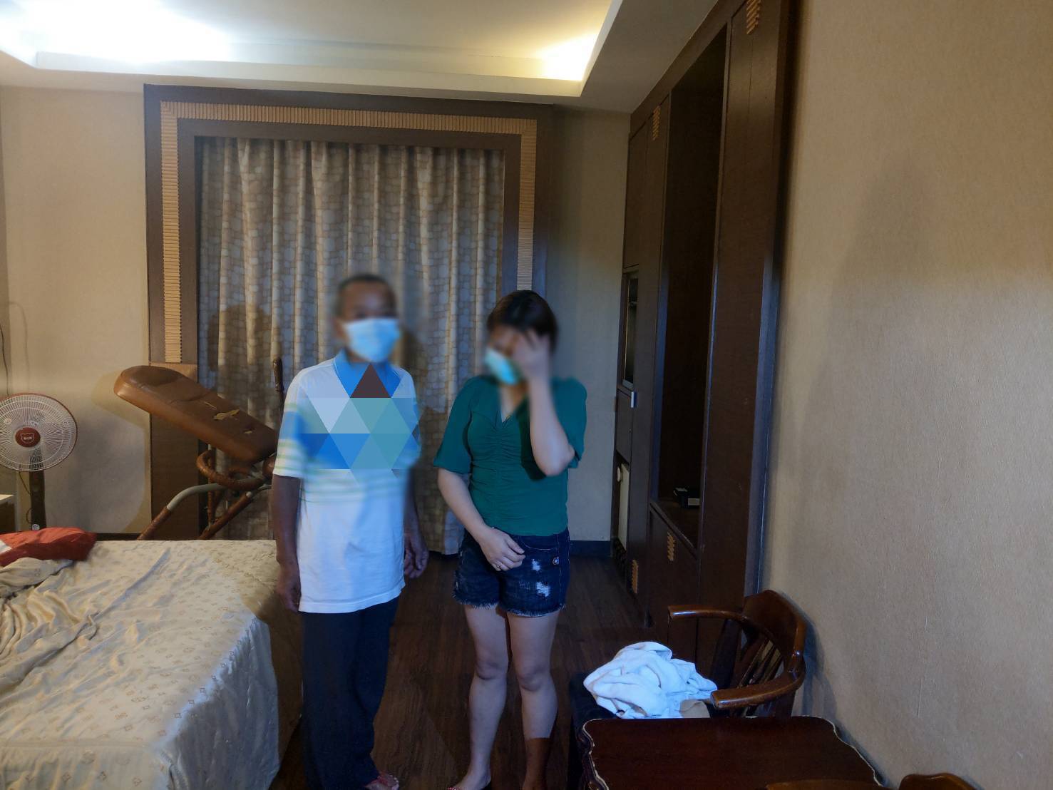 顧爽不顧命！真槍實彈　白髮阿公與越南妹旅館內無套辦事 - https://www.watchmedia01.com