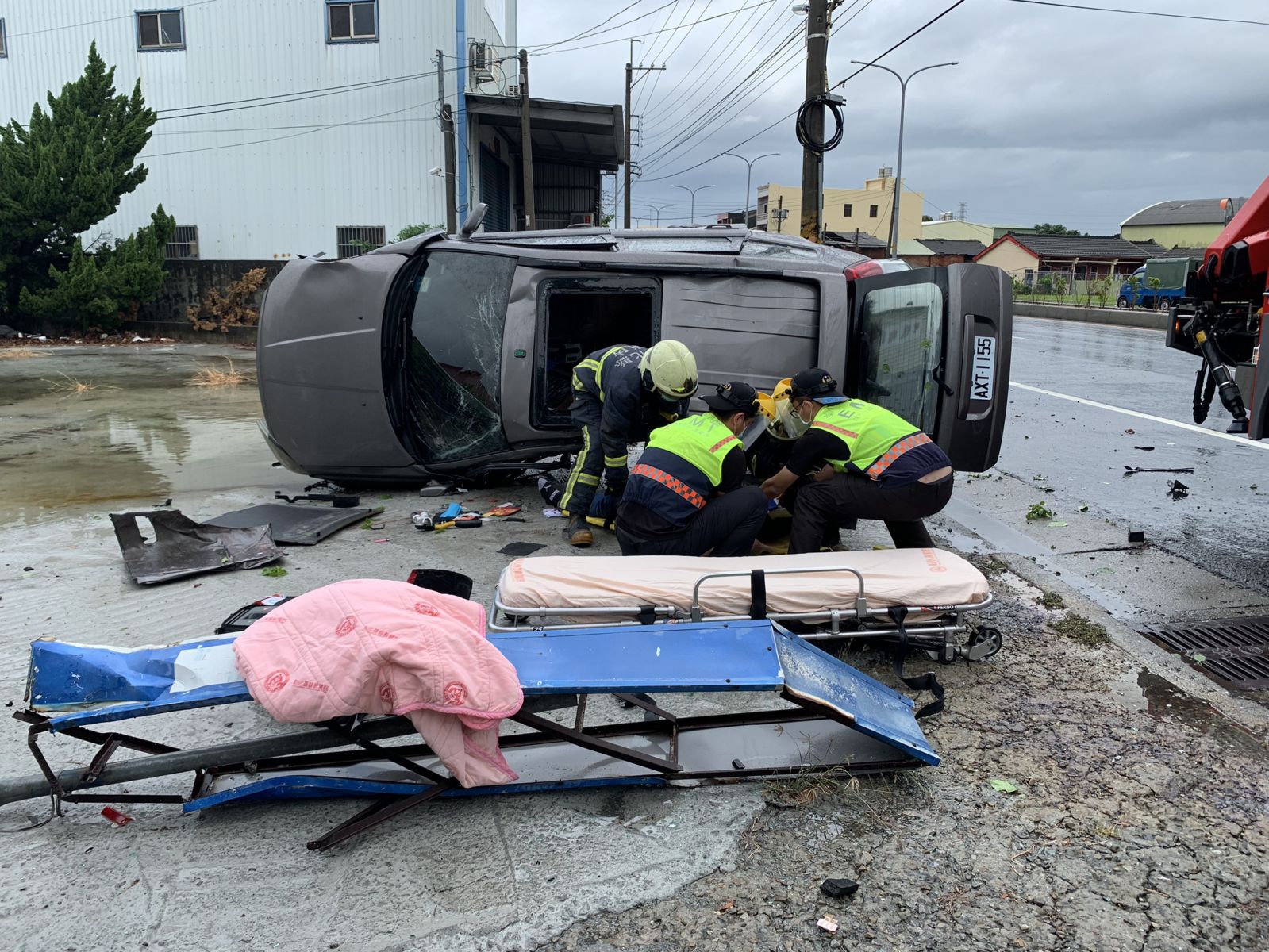 影／大雨狂炸打水漂？　溪湖彰水路死亡車禍　翻車少年身亡 - https://www.watchmedia01.com