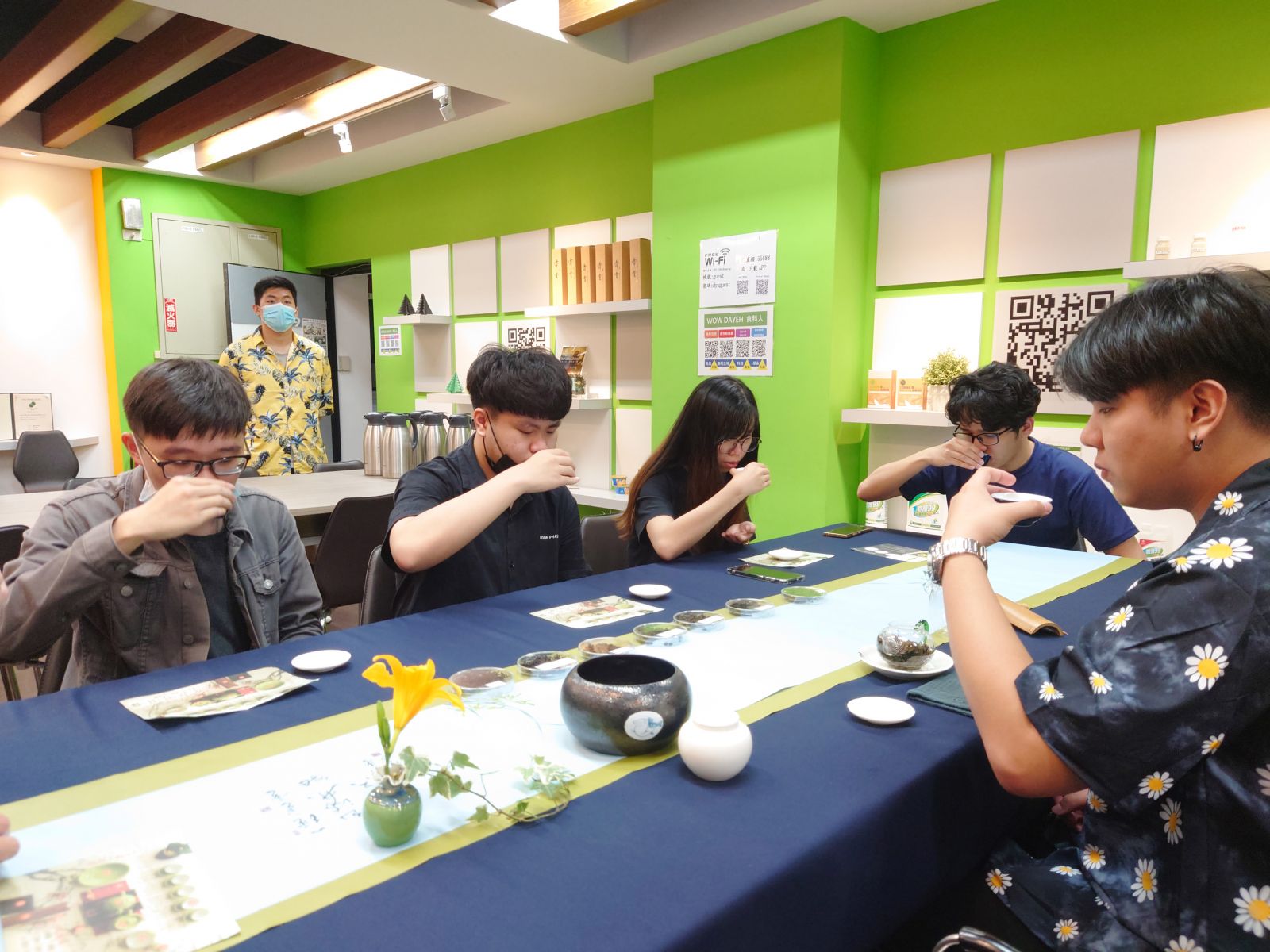 大葉大學培育茶業人才　學生實地採茶境外生體驗品茶文化 - https://www.watchmedia01.com