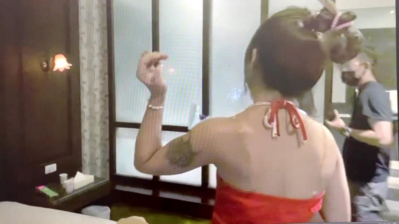影／疫情嚴峻　上門買春茶花妹應接不暇　日賺一萬八 - https://www.watchmedia01.com