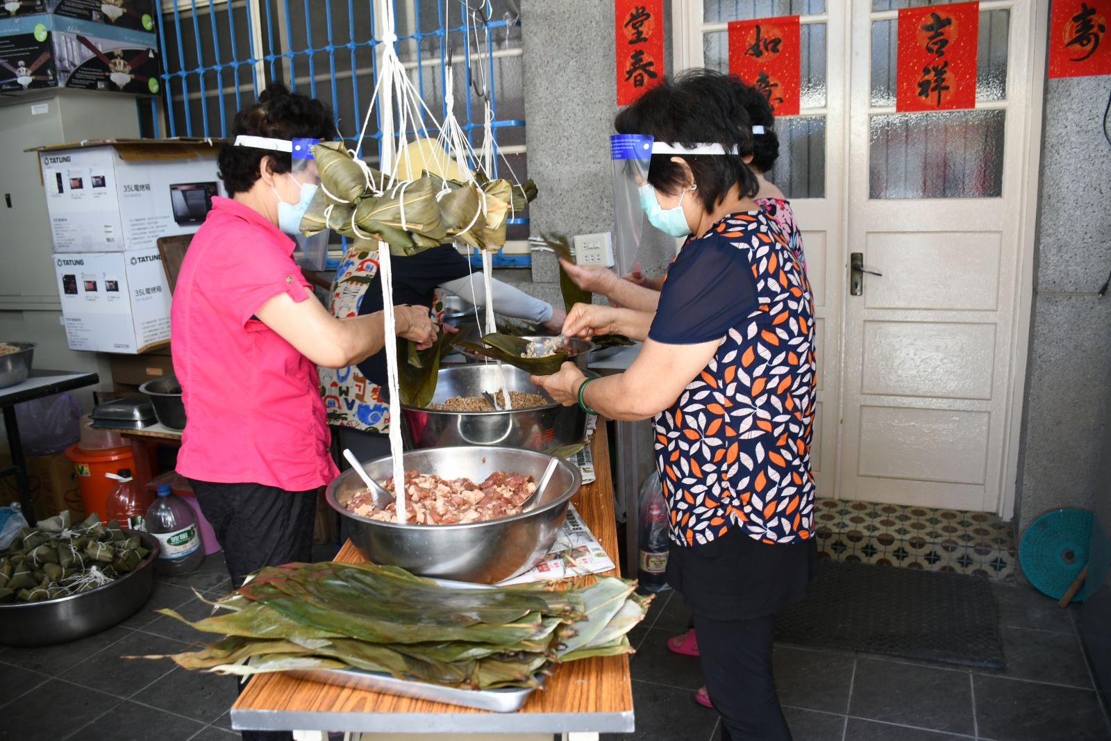 影／為防疫情傳播鼓勵就地過節　彰化市長贈粽異鄉學子 - https://www.watchmedia01.com