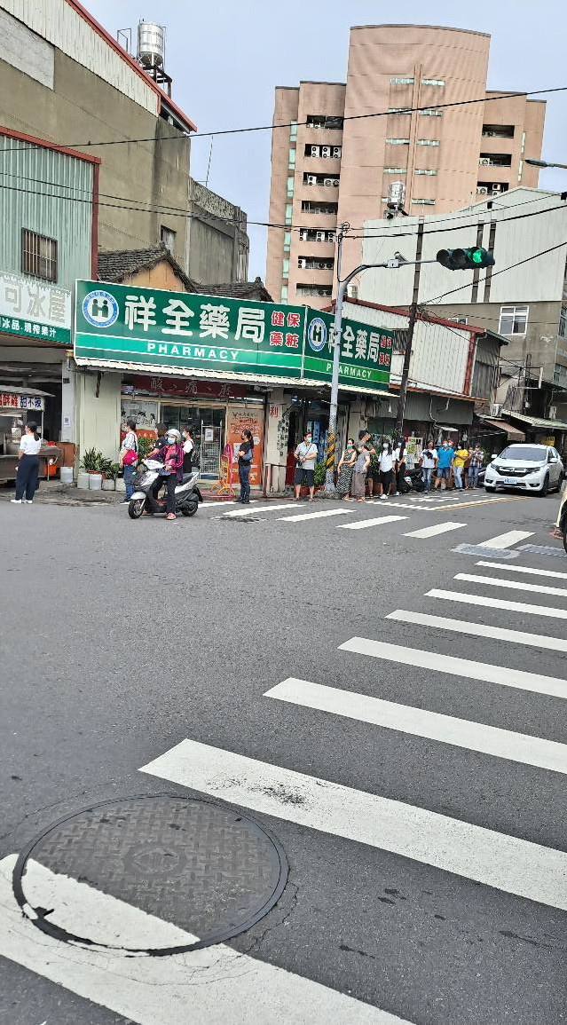 不二坊蛋黃酥又見大排長龍人潮　市長林世賢嗆：走著瞧 - https://www.watchmedia01.com