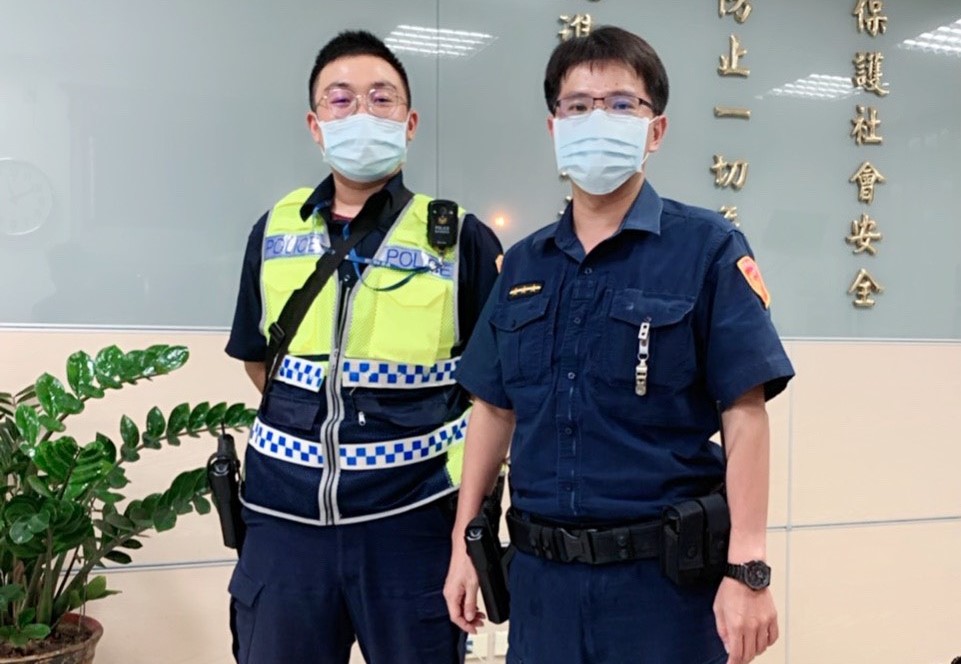 口湖凌晨傳騎士跌落大排　北港警摸黑搜救助脫困送醫 - https://www.watchmedia01.com
