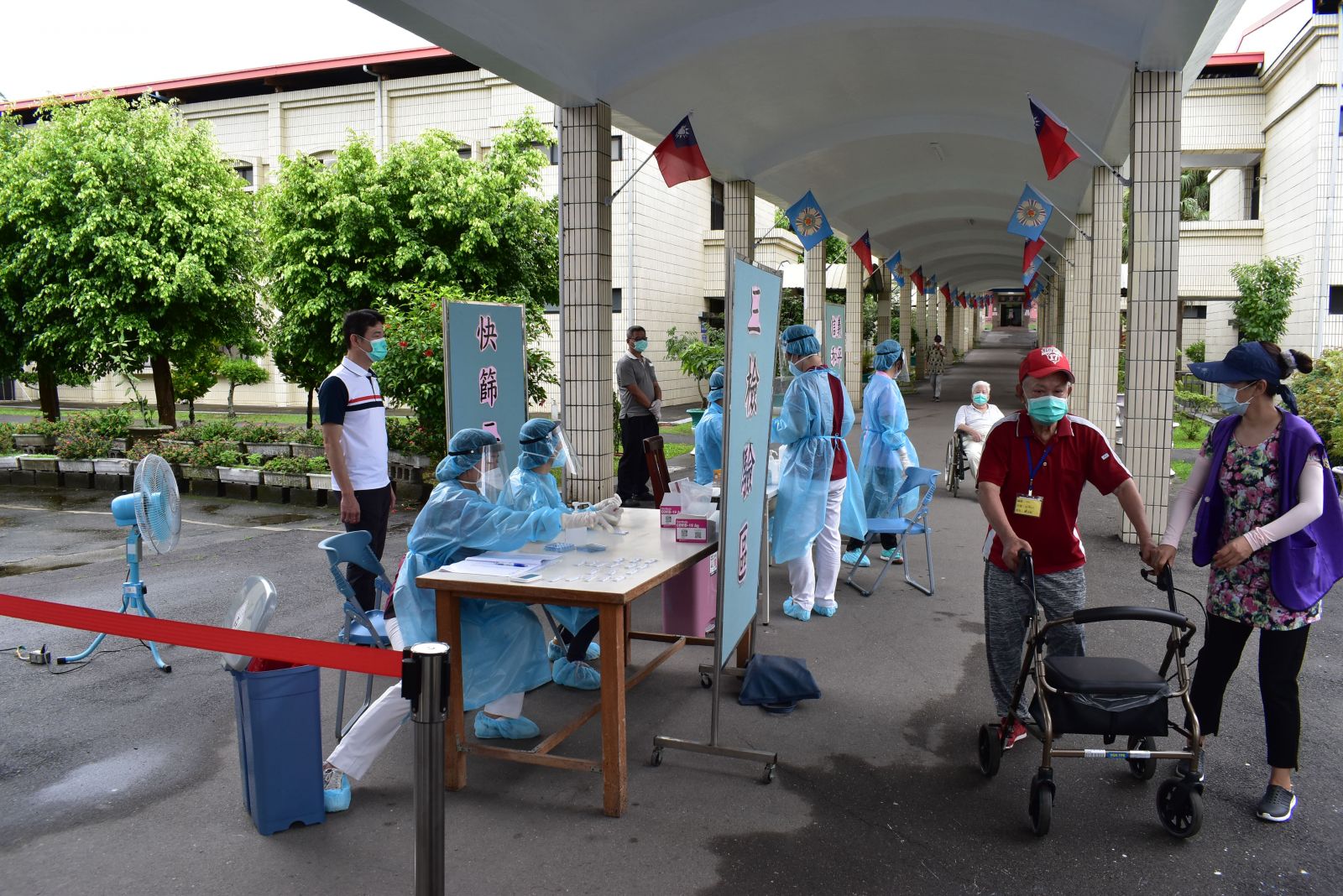 影／防疫大作戰　中彰榮家展開全員普篩結果均陰性 - https://www.watchmedia01.com