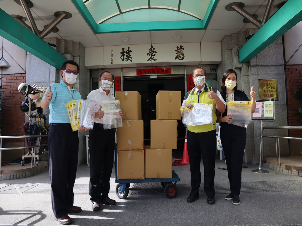 全民抗疫與愛同行 楊曜聰致贈慈愛教養院口罩及防護面罩 - https://www.watchmedia01.com