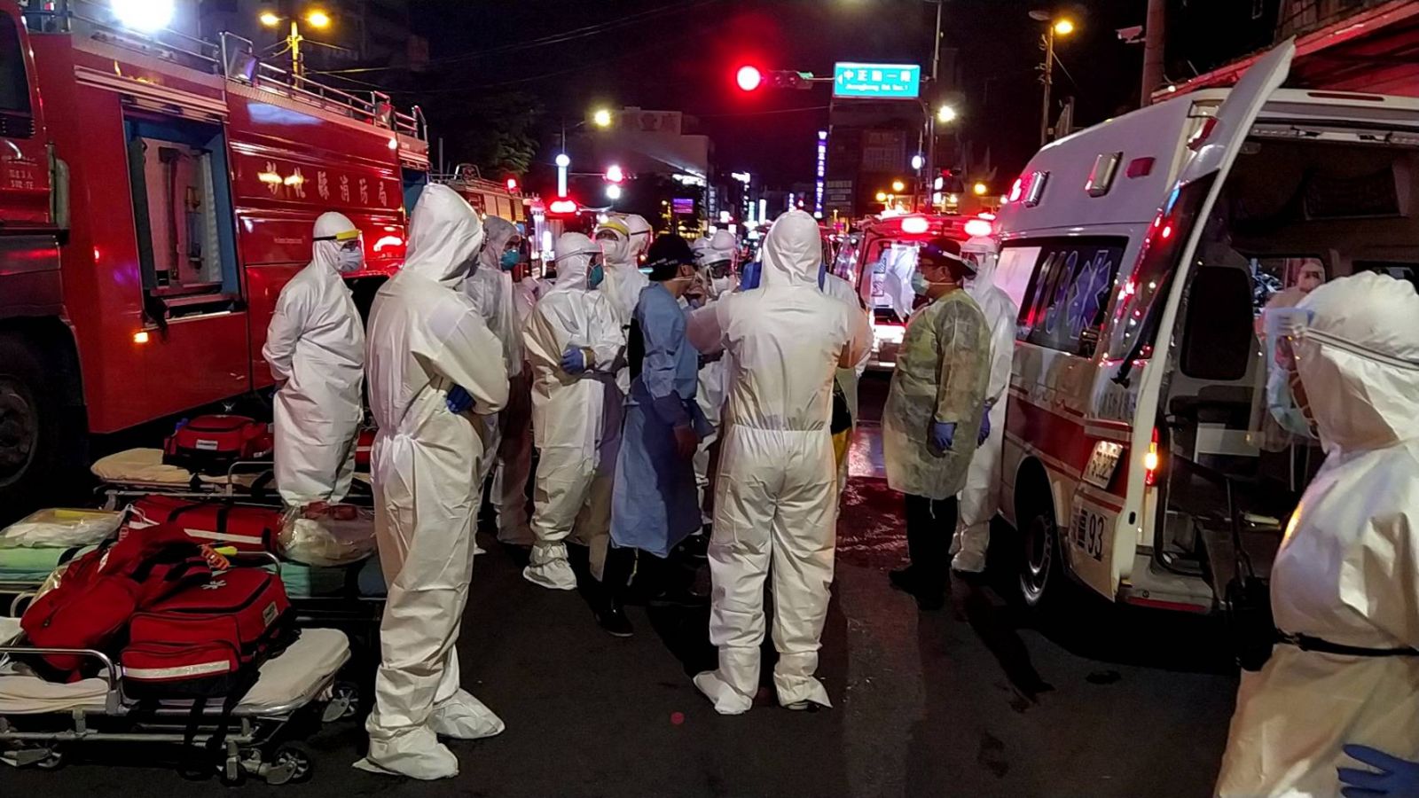 影／彰化防疫旅館「喬友大廈」暗夜驚傳大火　31名檢疫民眾救援 - https://www.watchmedia01.com