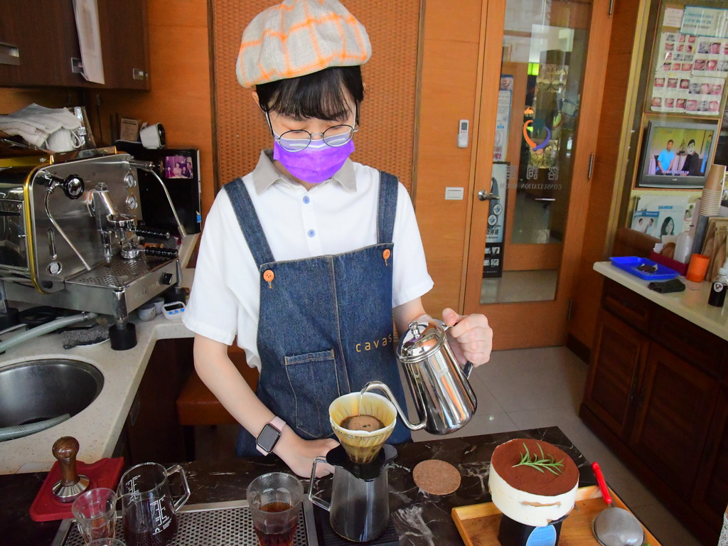 藍帶女孩的咖啡與蛋糕鼓勵青年創業 林世賢市長推薦家鄉好滋味 - https://www.watchmedia01.com