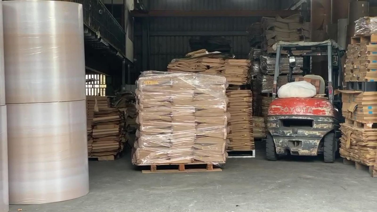 影／悲劇！父操作堆高機不慎撞傷5歲男童　破頭送醫不治 - https://www.watchmedia01.com