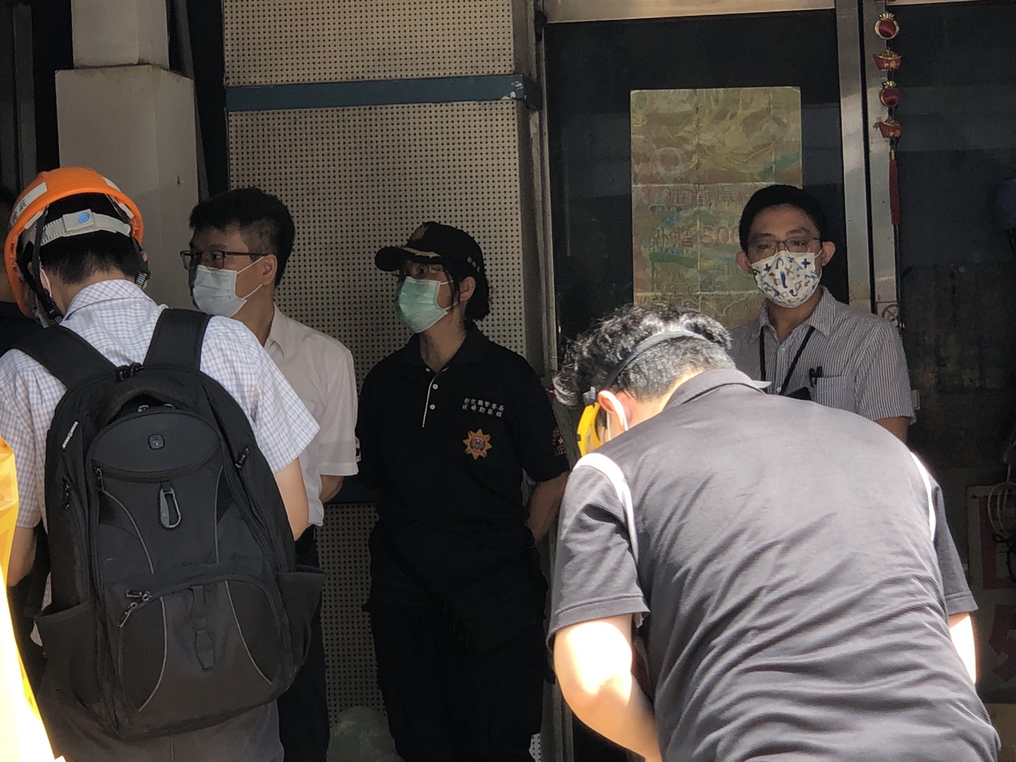 影／防疫旅館電線走火？檢警勘驗喬友大樓火警現場找真相 - https://www.watchmedia01.com