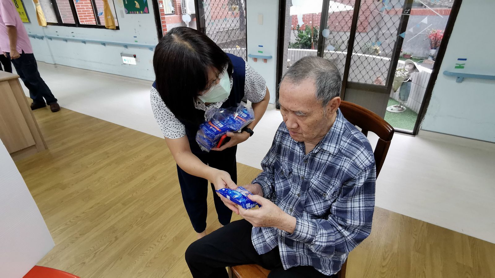 影／國彰志工服務協會捐贈防疫物資　守護彰化榮家長輩 - https://www.watchmedia01.com
