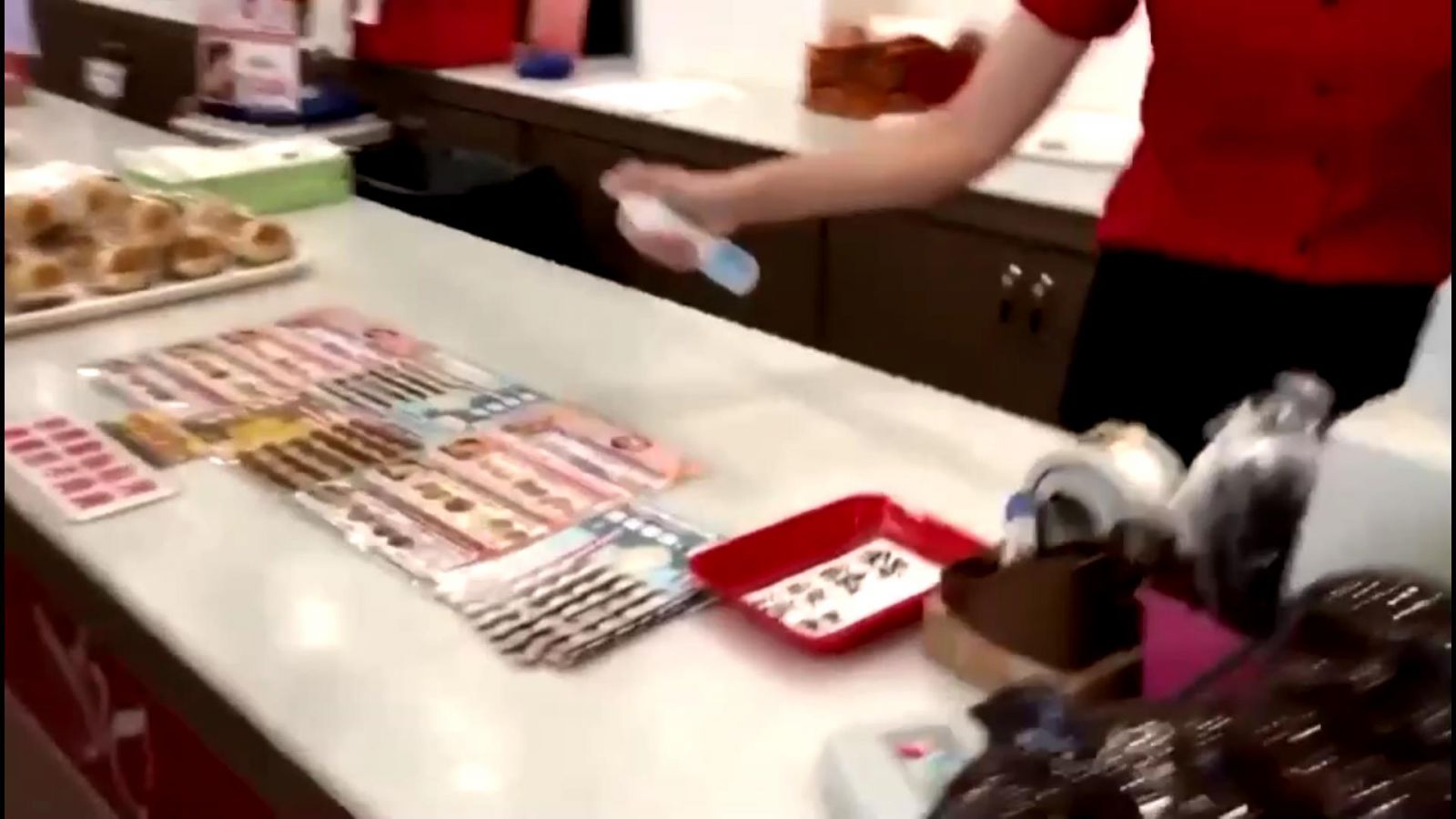影／確診者涉足鹿港忠義廟街頭　防疫消毒隊進行環境消毒 - https://www.watchmedia01.com