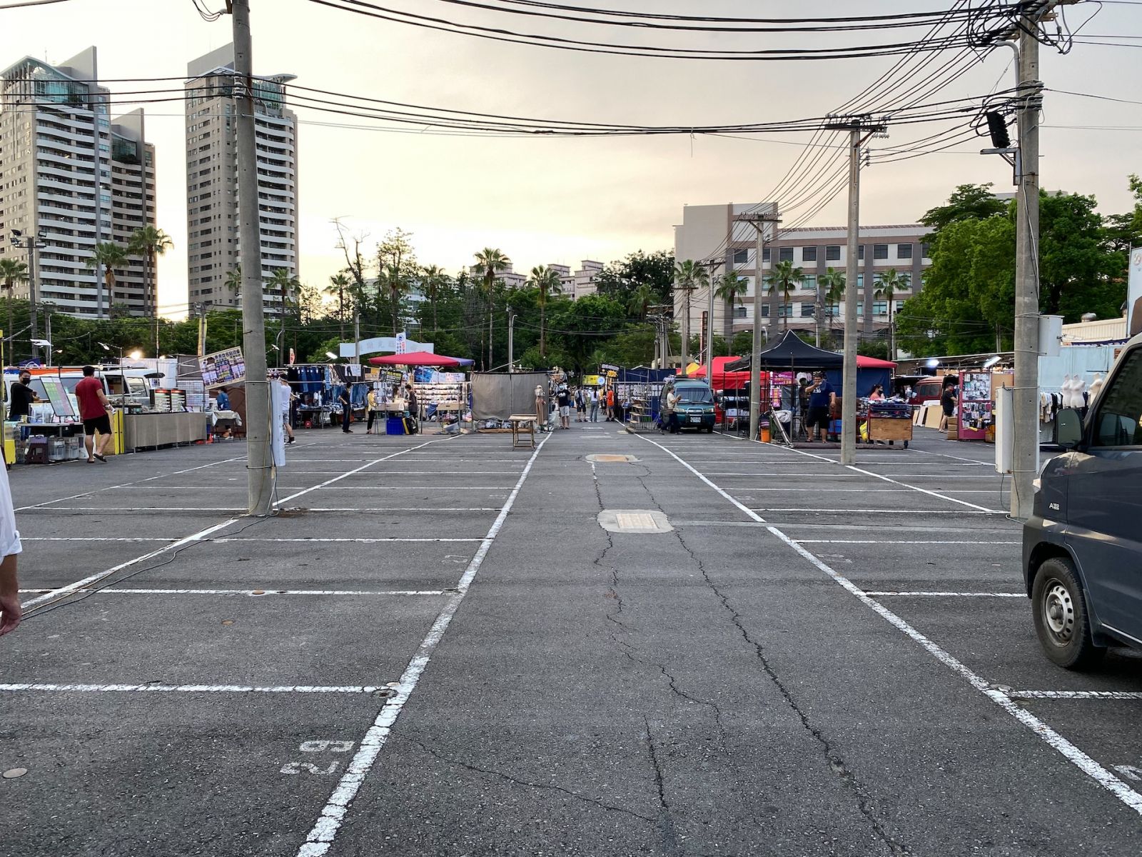 台南夜市微解封 馬上出現防疫破口 - https://www.watchmedia01.com