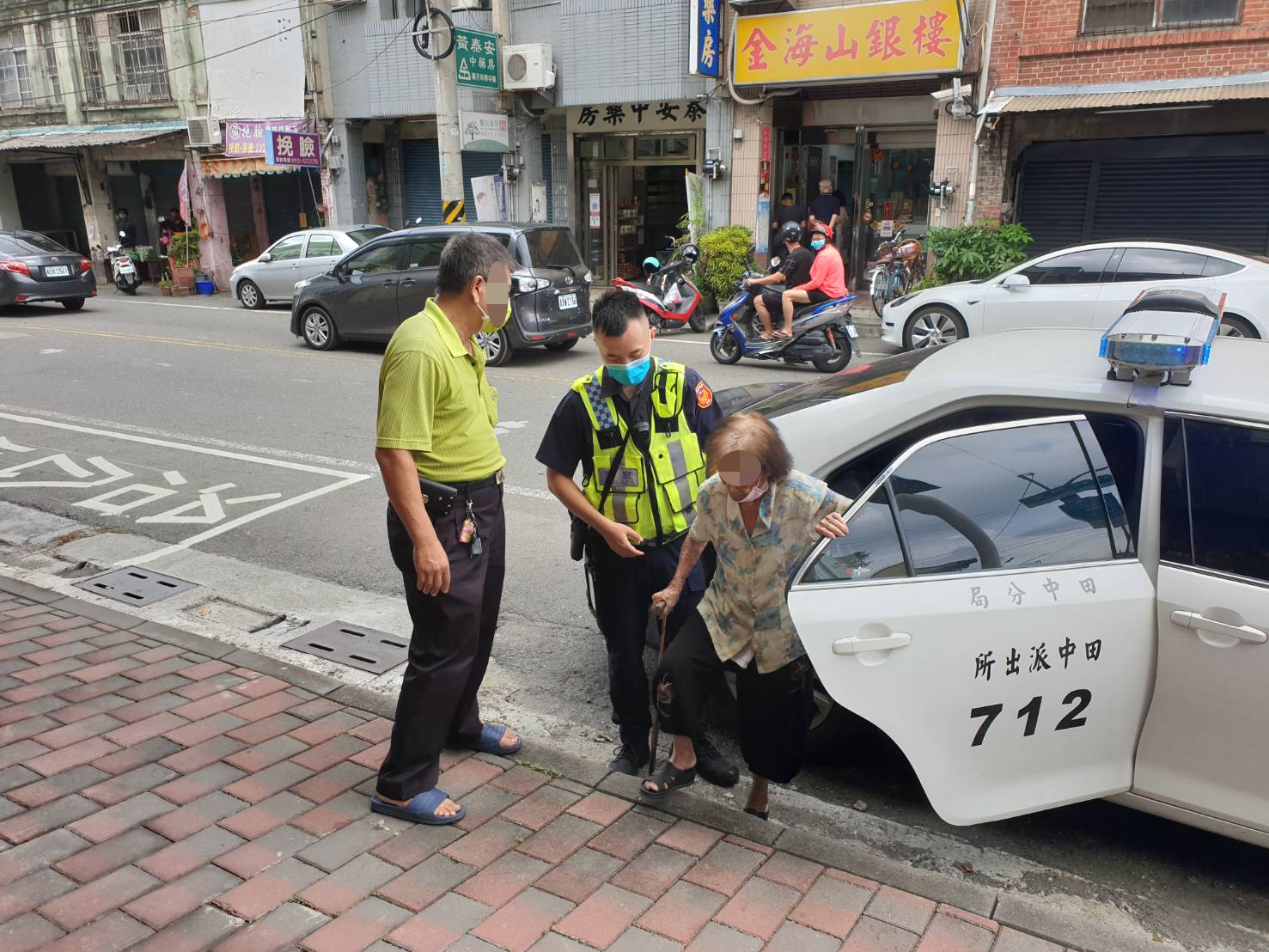 影／人瑞嬤想女兒　欲搭火車北上波麗士急攔截 - https://www.watchmedia01.com