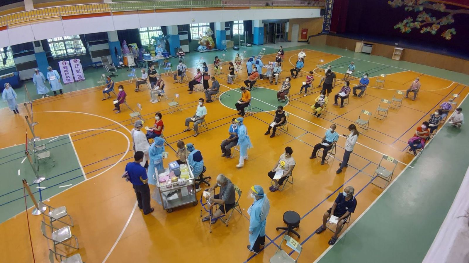 影／全國首創！彰化接種站採用生日分流避免群聚 - https://www.watchmedia01.com