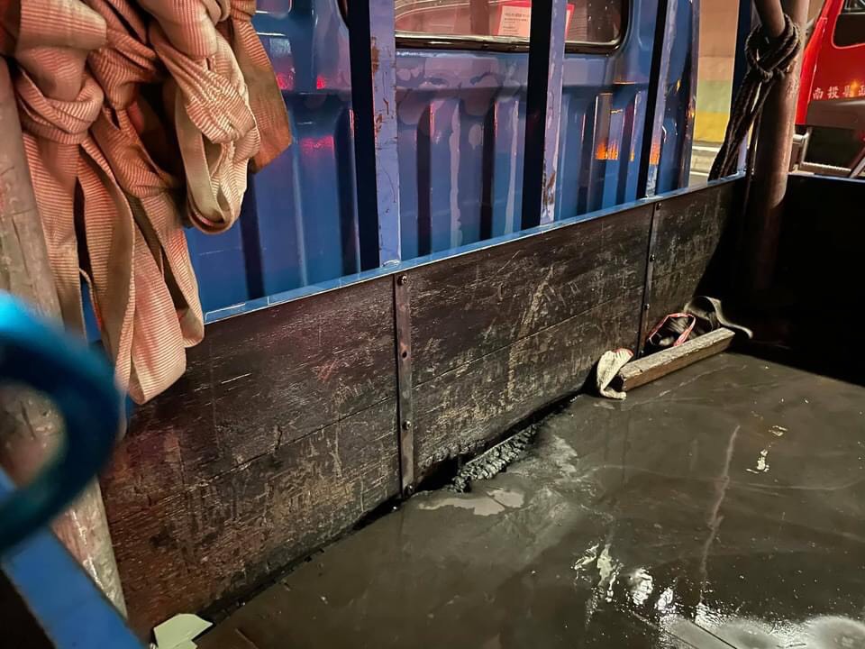 76線八卦山隧道驚傳火燒車　小貨車斗冒煙起火駕駛跳車逃生 - https://www.watchmedia01.com