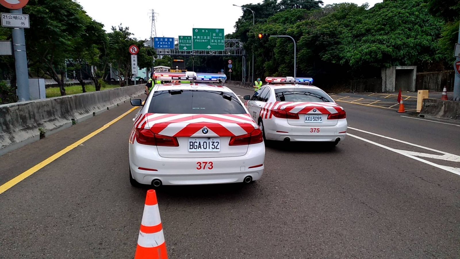 76線八卦山隧道驚傳火燒車　小貨車斗冒煙起火駕駛跳車逃生 - https://www.watchmedia01.com