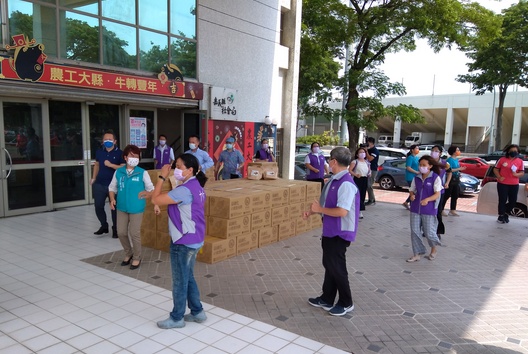 禱告團契歌聲傳遞防疫溫暖　奮起福米餅捐贈照顧服務員 - https://www.watchmedia01.com