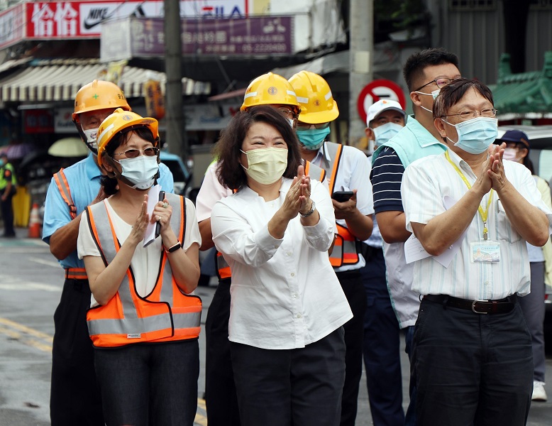 拔除商圈電桿纜線　嘉義市文化路夜市看到最美麗的天際線 - https://www.watchmedia01.com