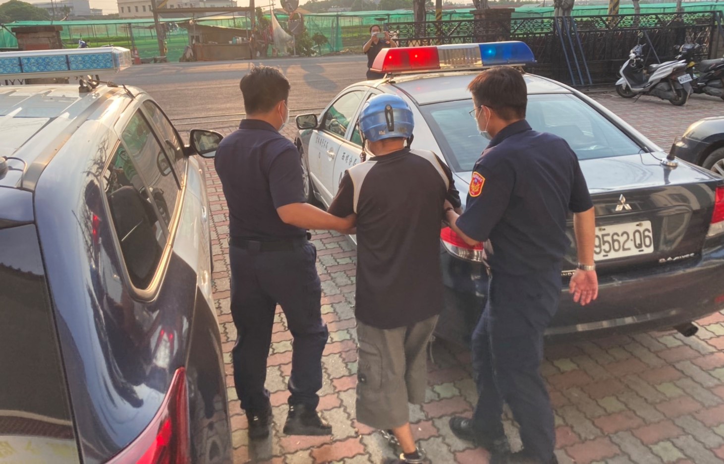 影／男女口角行兇女友不治身亡　警當場逮捕現行犯 - https://www.watchmedia01.com