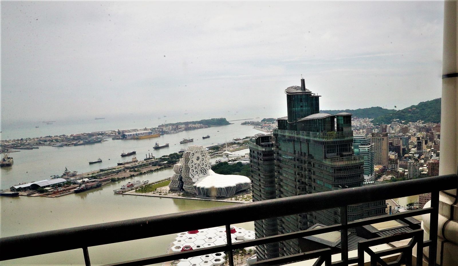 【觀美食】漢來海港7/30恢復內用營業 《自助取餐》改以桌號夾點餐方式 - https://www.watchmedia01.com