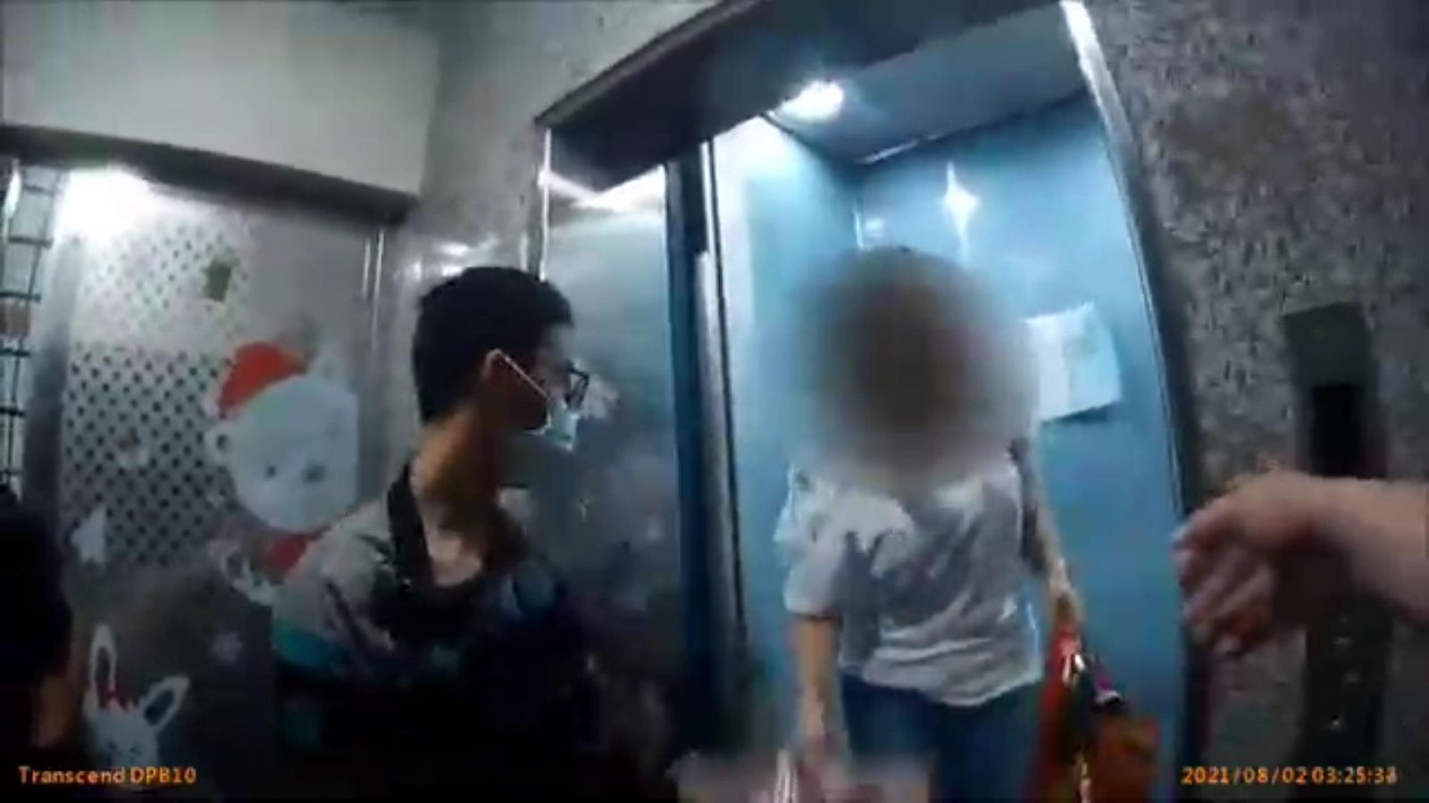 影／鬼門關將開好兄弟提前溜出來？婦人凌晨受困電梯嚇出一身冷汗 - https://www.watchmedia01.com