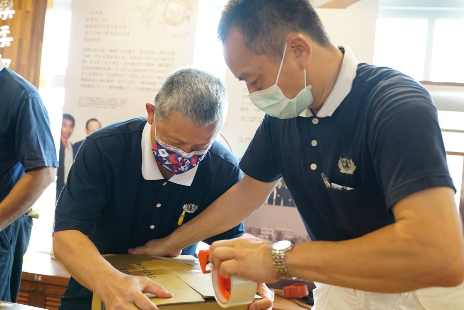 影／阿公級慈濟志工為彰化弱勢學童送上暑期溫暖 - https://www.watchmedia01.com