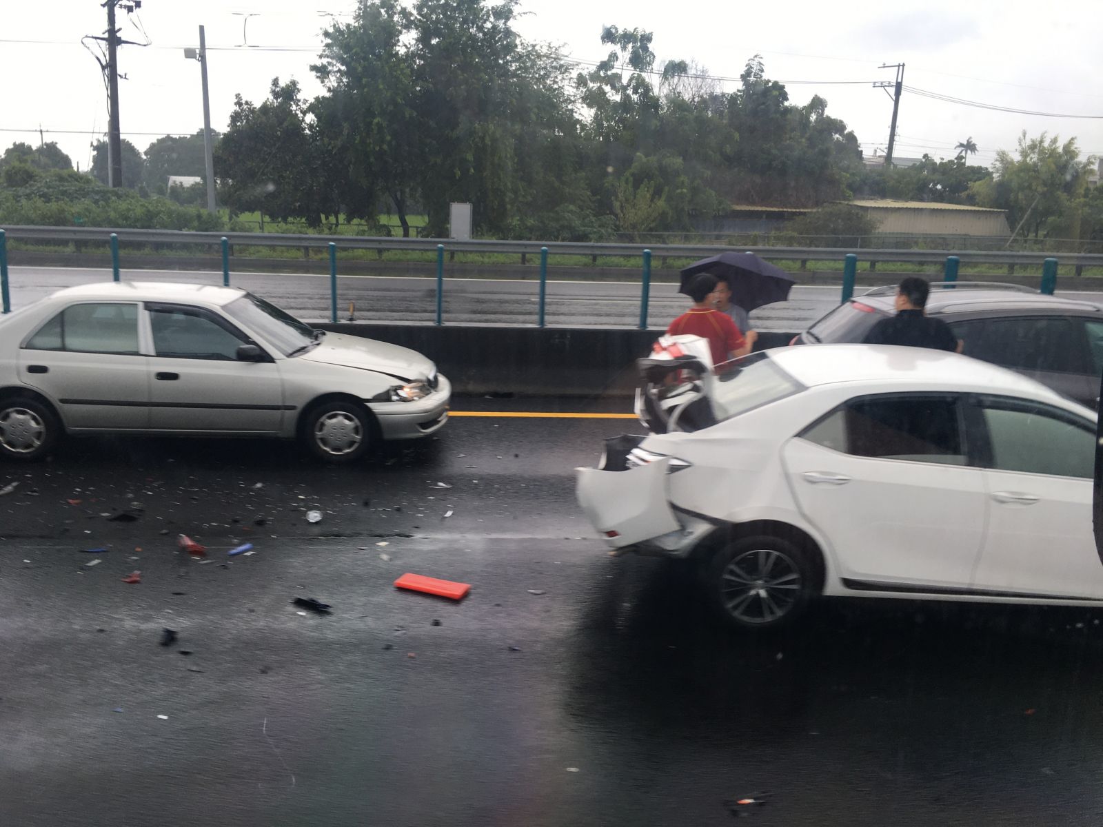 父親節「撞」況多！國道一號員林北向七車連環撞 - https://www.watchmedia01.com