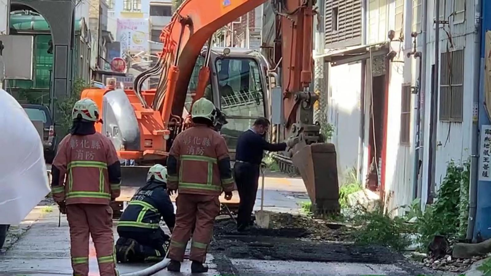 影／驚！彰化市道路天然氣狂噴3層樓高　緊急封路搶修 - https://www.watchmedia01.com