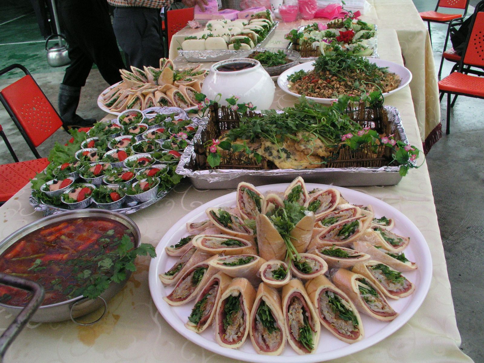 影/美食少了香菜（芫荽）很不對味　菜農：都遭雨水滅頂了 - https://www.watchmedia01.com