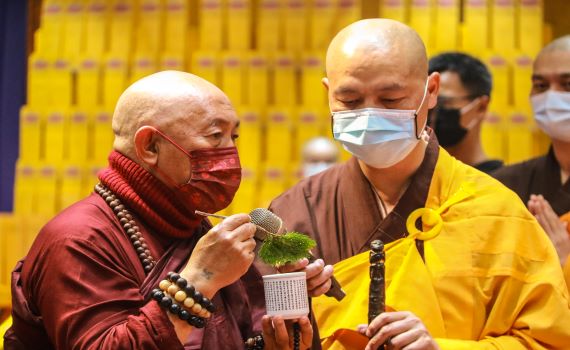 靈鷲山啟建21天水陸閉關法會　點亮平安燈 - https://www.watchmedia01.com