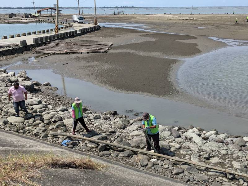 白水湖壽島清出2噸垃圾　嘉縣環保局籲還海岸水水的臉　 - https://www.watchmedia01.com