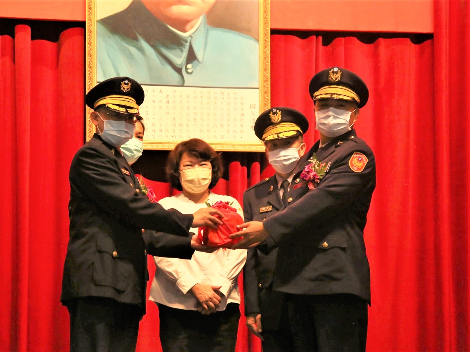 嘉義市兩新任分局長就職　黃敏惠期許營造安居樂業生活環境 - https://www.watchmedia01.com