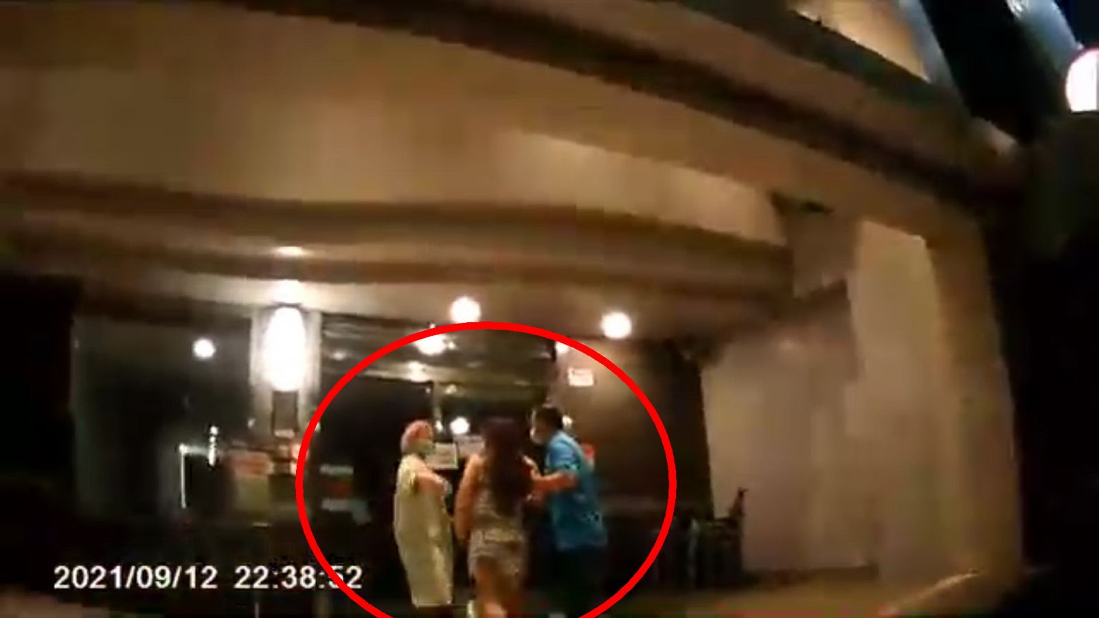 影／孕婦逛街突然要臨盆　警車10分鐘飛馳抵醫院母子均安 - https://www.watchmedia01.com