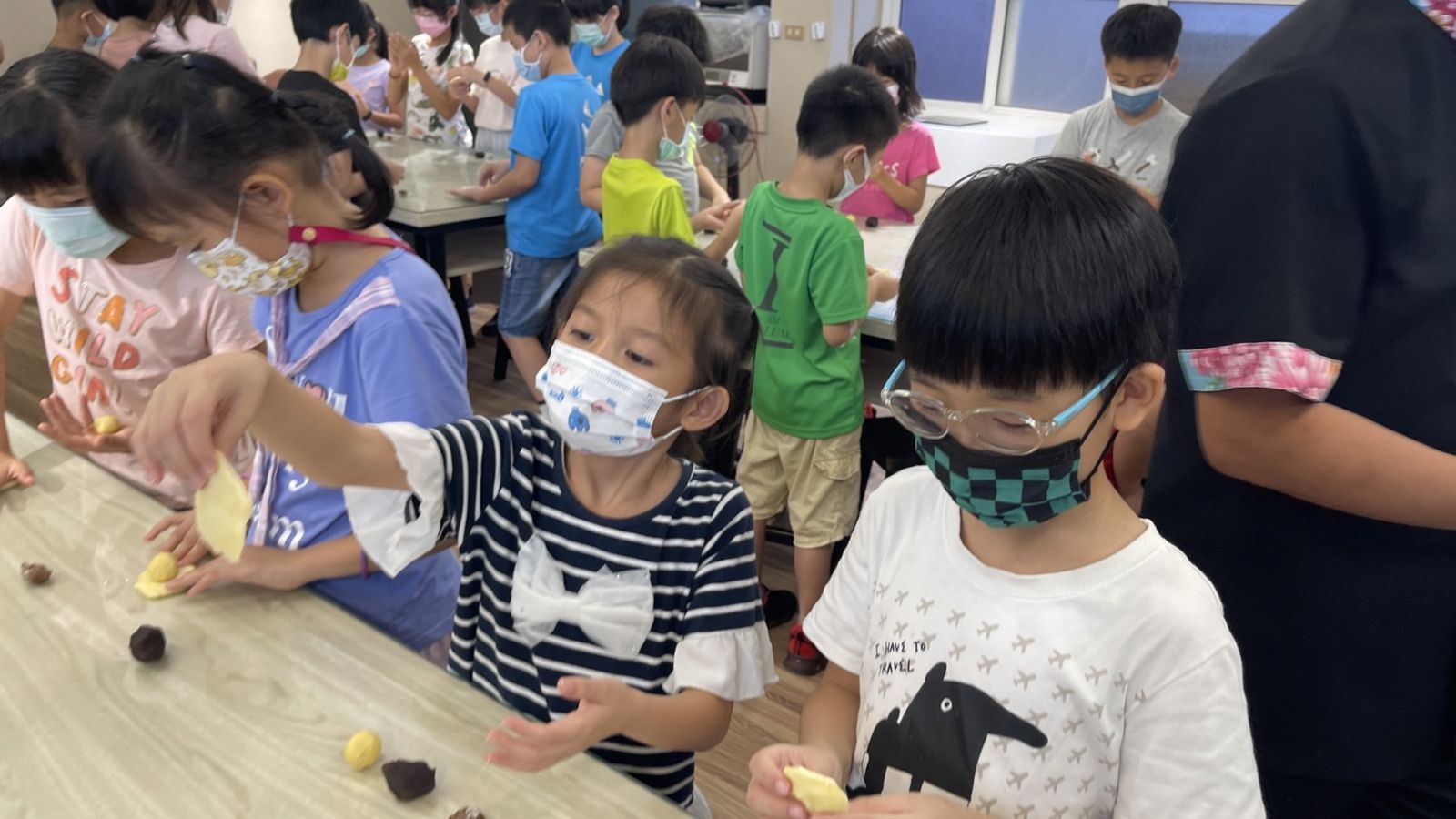 影/超好玩!文德國小學童挑戰中秋節月餅製作 - https://www.watchmedia01.com