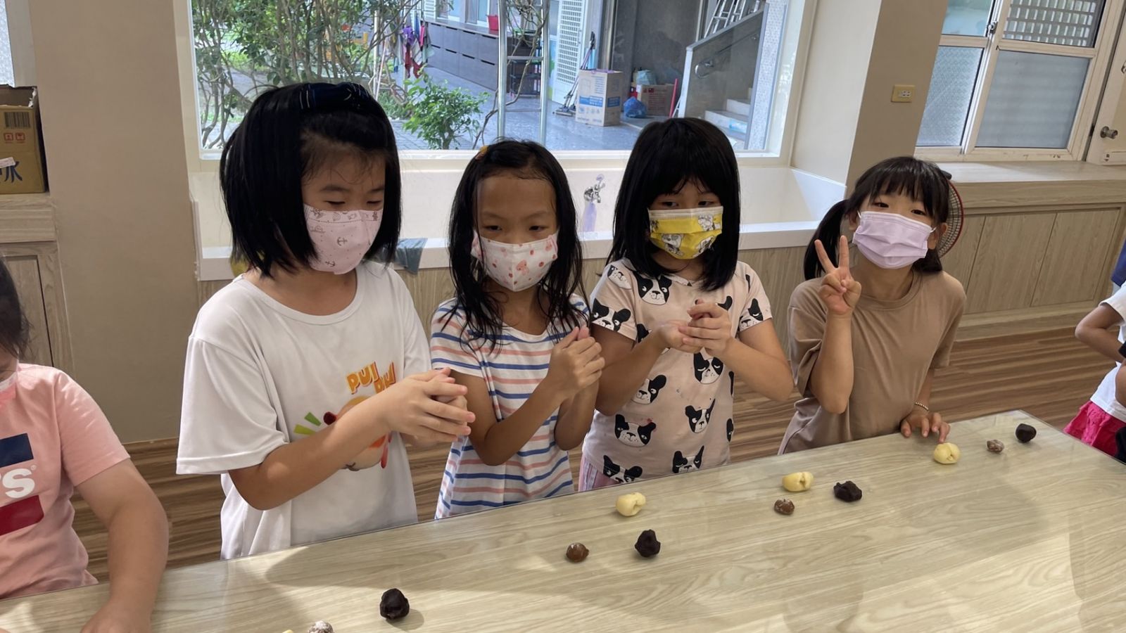 影/超好玩!文德國小學童挑戰中秋節月餅製作 - https://www.watchmedia01.com