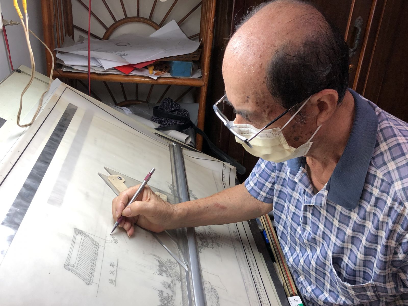 影／蘇木山獲「剪黏工藝」保存者殊榮　北港代理鎮長蕭美文貼大紅榜道賀 - https://www.watchmedia01.com