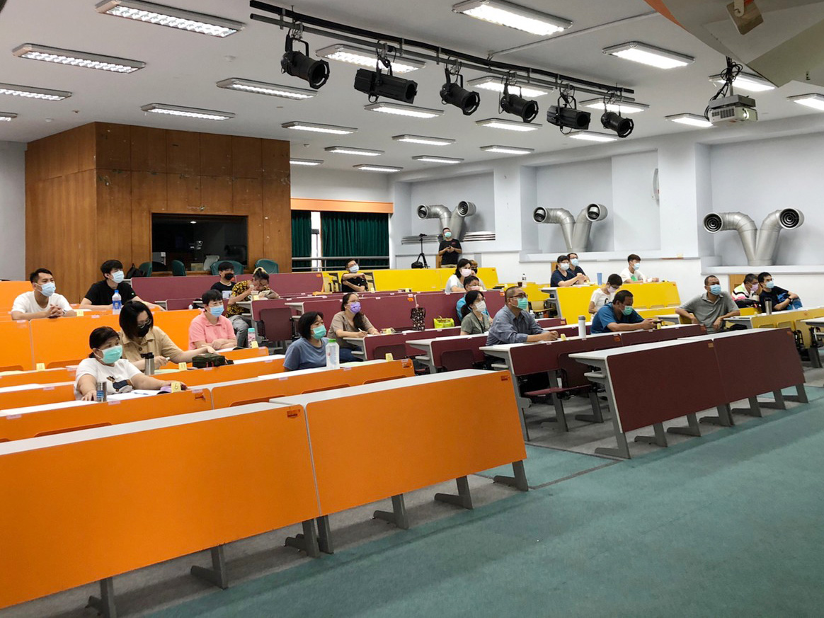 影／防火管理人訓練課程開訓　學員演練設備操作 - https://www.watchmedia01.com