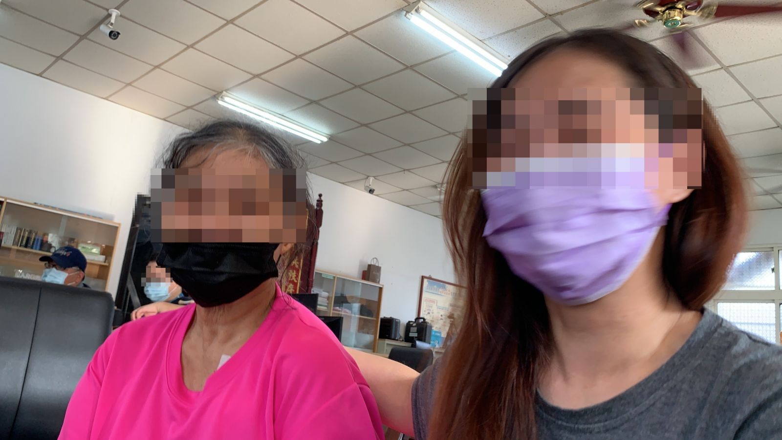 女子失蹤21年已宣告死亡 中秋節突重生返鄉母女團聚 - https://www.watchmedia01.com