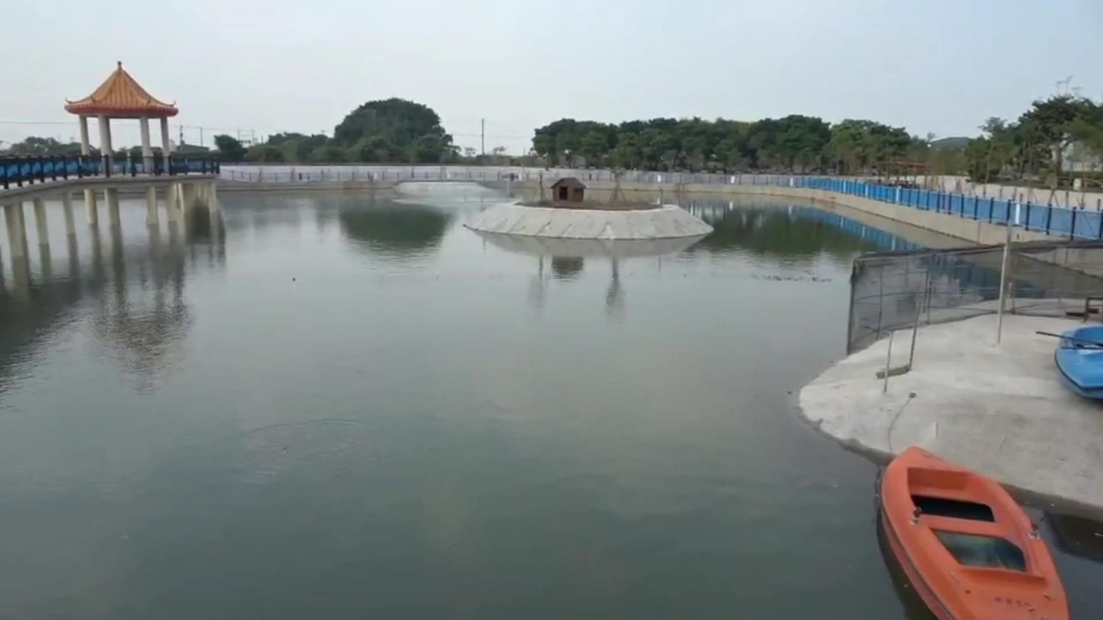 影／廢魚塭變身七彩湖光公園猶如仙境 環湖360度都是拍照景點 - https://www.watchmedia01.com