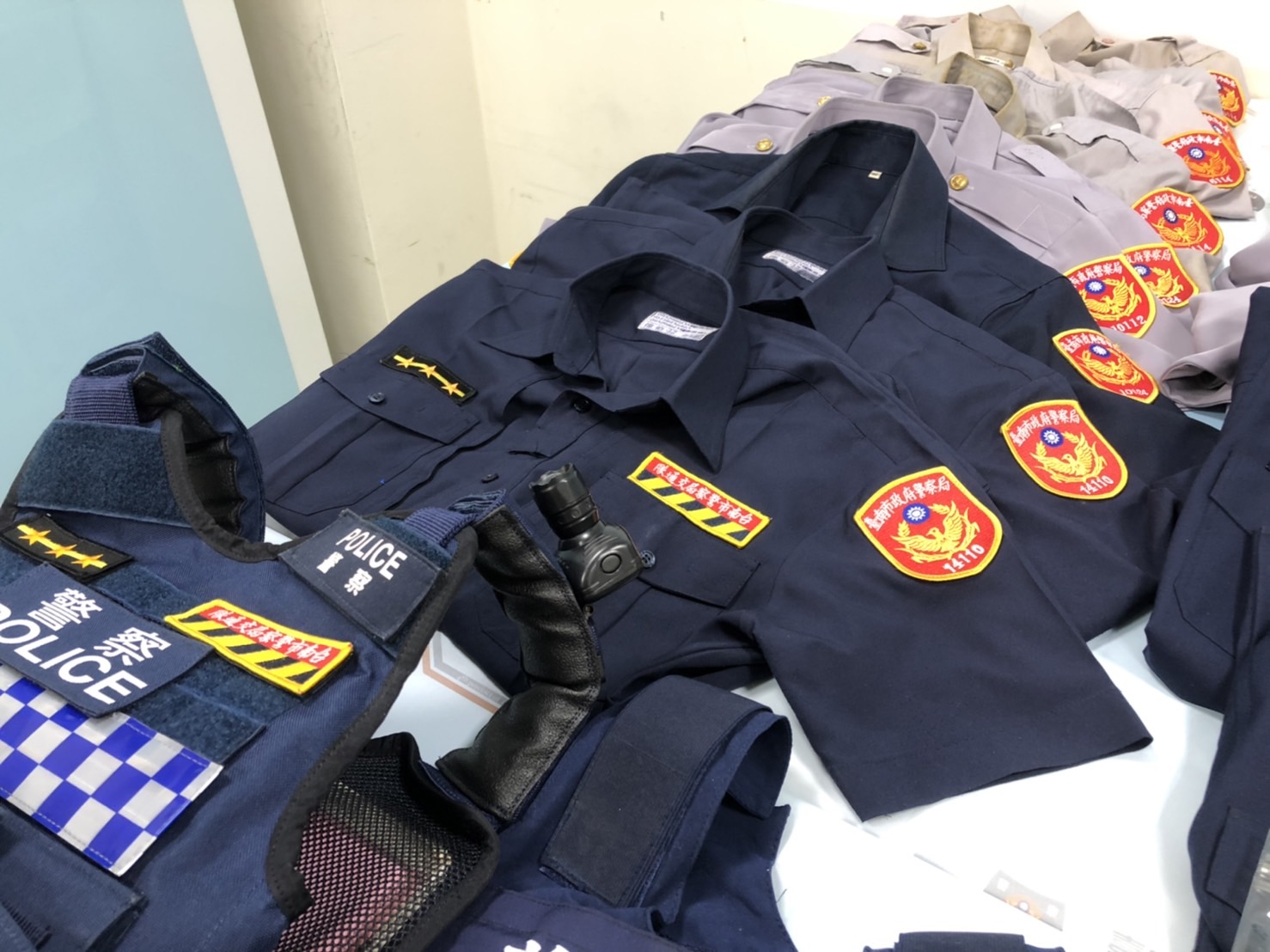 扮交警拍口愛片 「制服控」男落網：以後不敢了 - https://www.watchmedia01.com