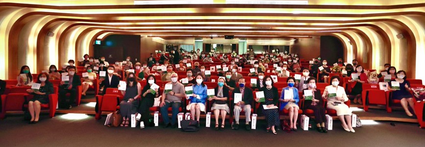 文藻外語大學55周年慶舉辦《我獨特，我珍貴》新書發表會 各界優秀校友齊聚共襄盛舉 - https://www.watchmedia01.com