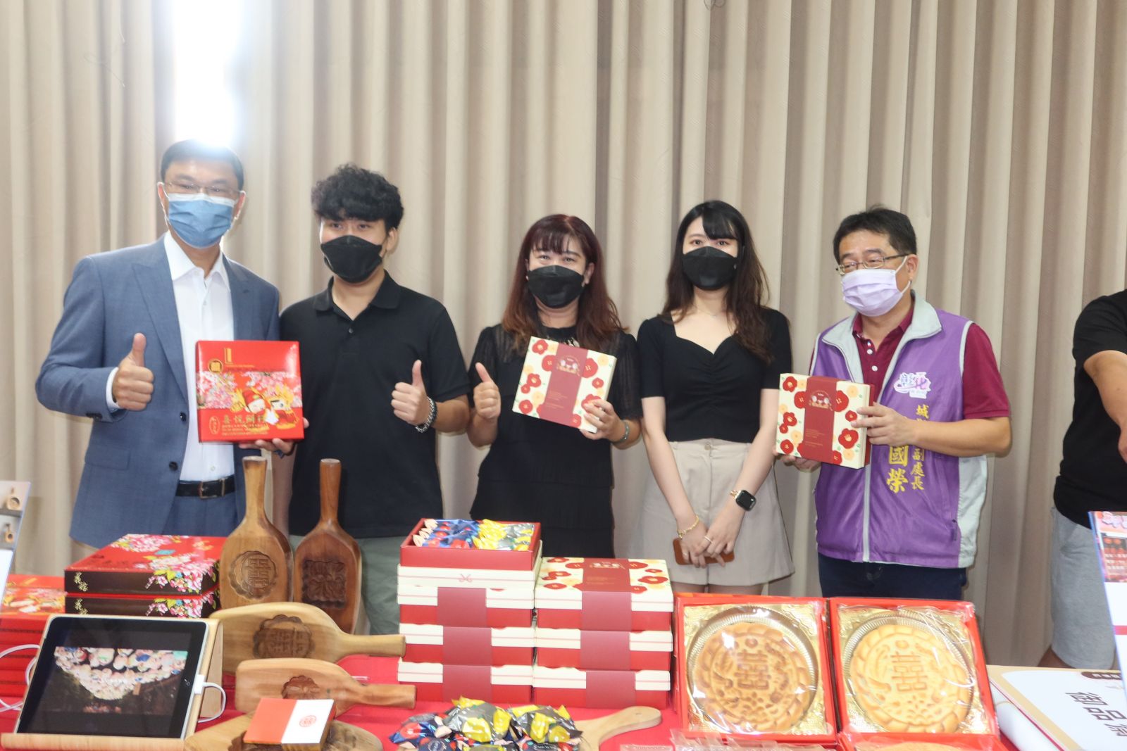 影／鹿港糕餅節全面取消「試吃」 消費者只能「視吃」 - https://www.watchmedia01.com