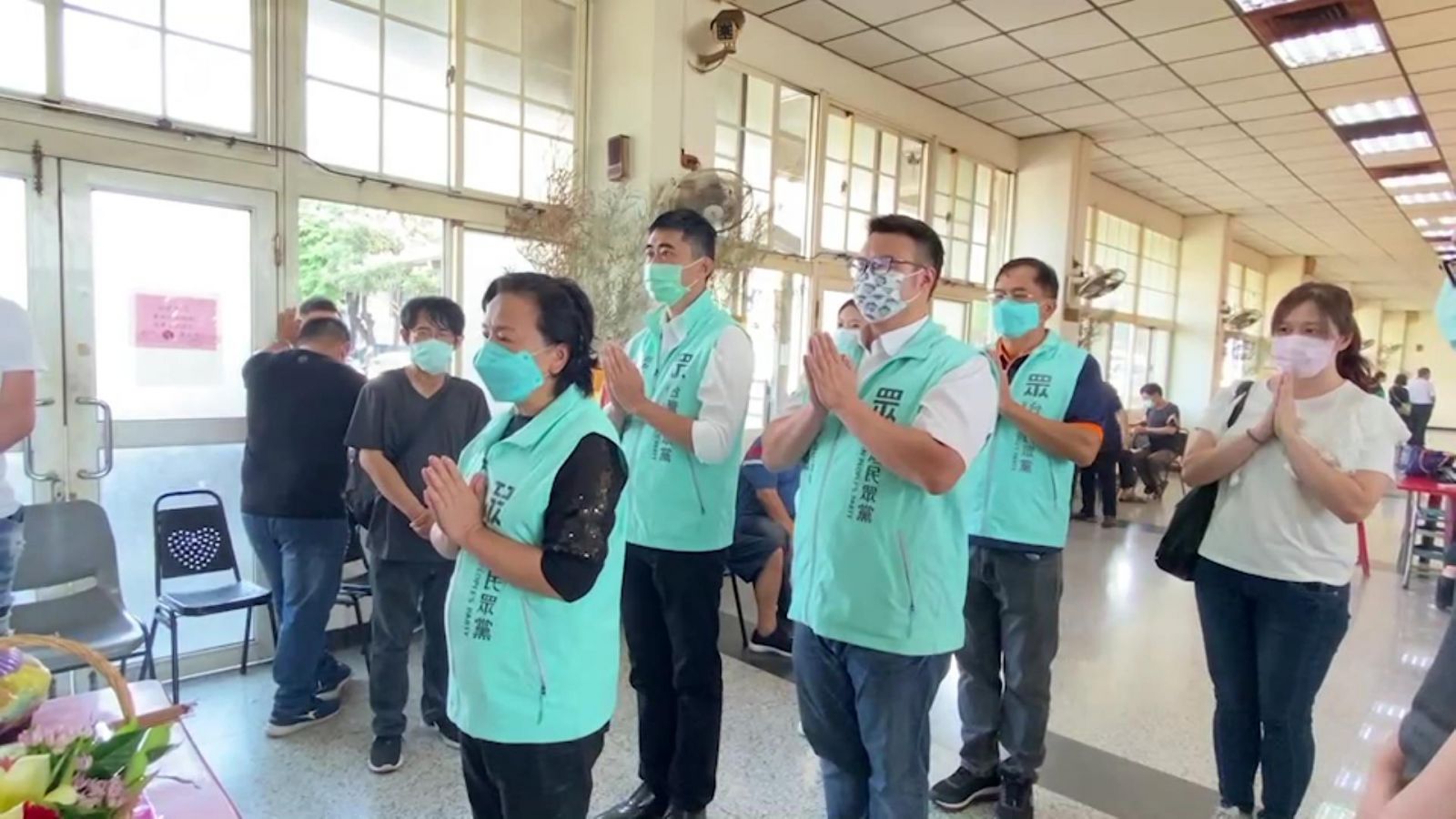 影／送行者　民眾黨中彰投三主委為弱勢往生者扶棺 - https://www.watchmedia01.com