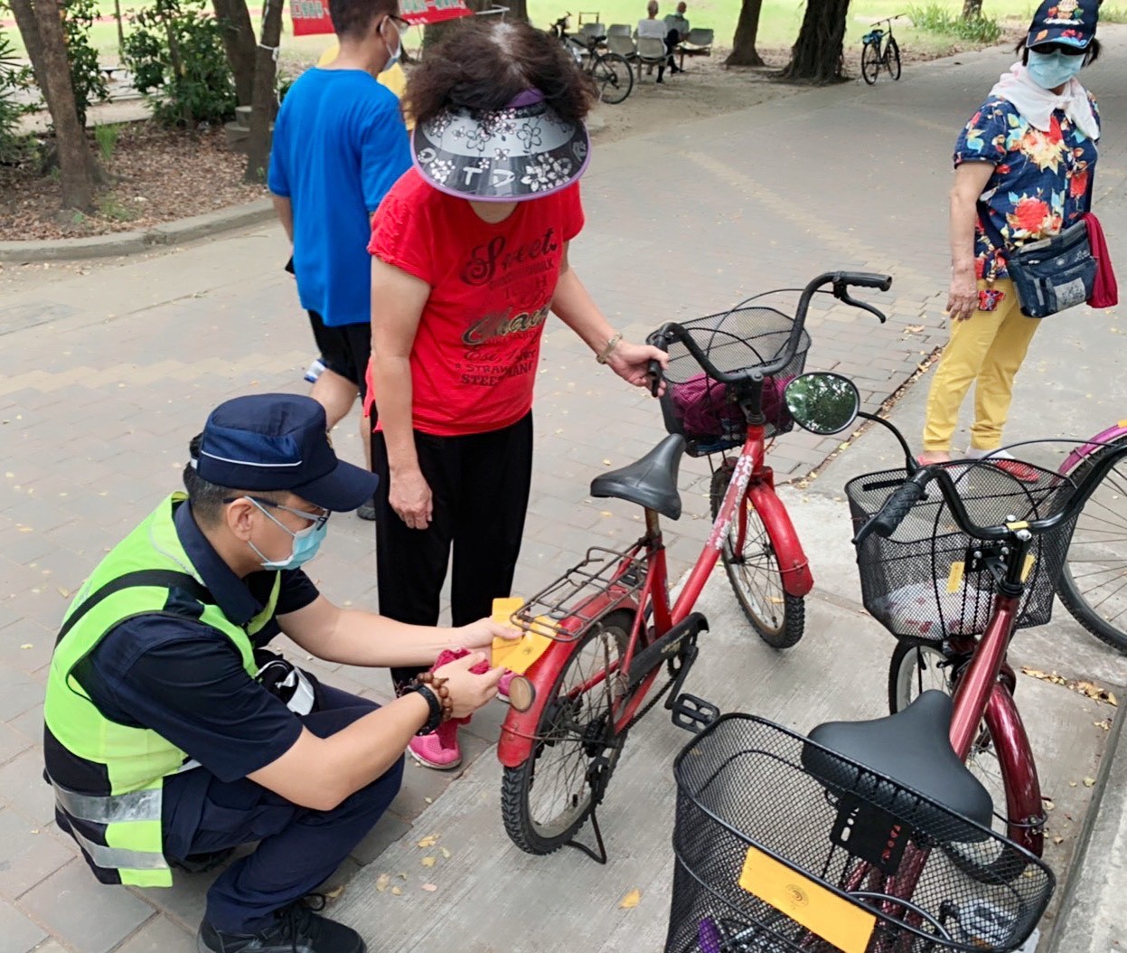 疫情警戒降又逢交通安全月　北港警運動公園加強宣導 - https://www.watchmedia01.com