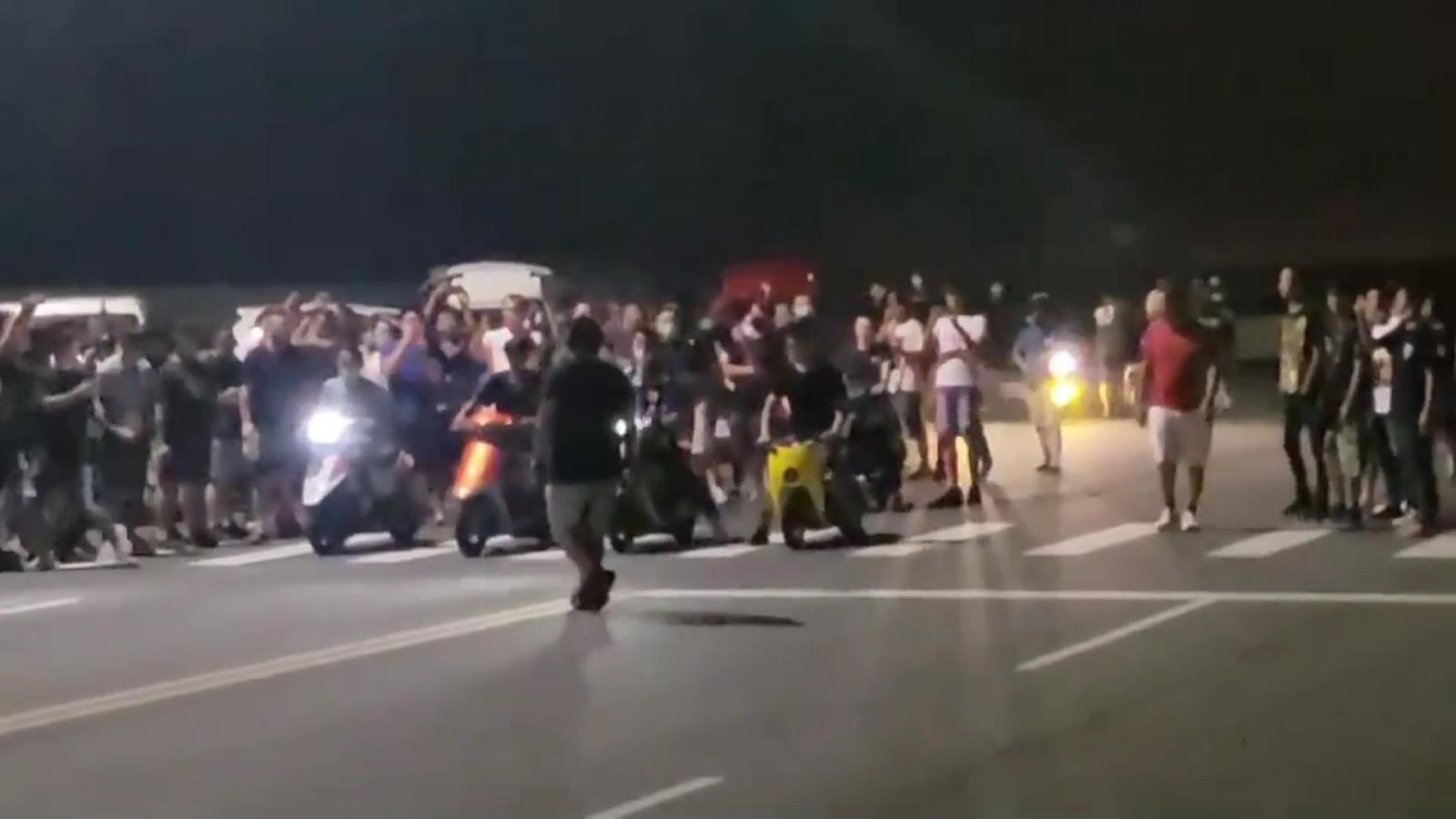 影／小綿羊改成逆天神車　飆仔LINE揪團彰濱、高鐵站高速競駛 - https://www.watchmedia01.com