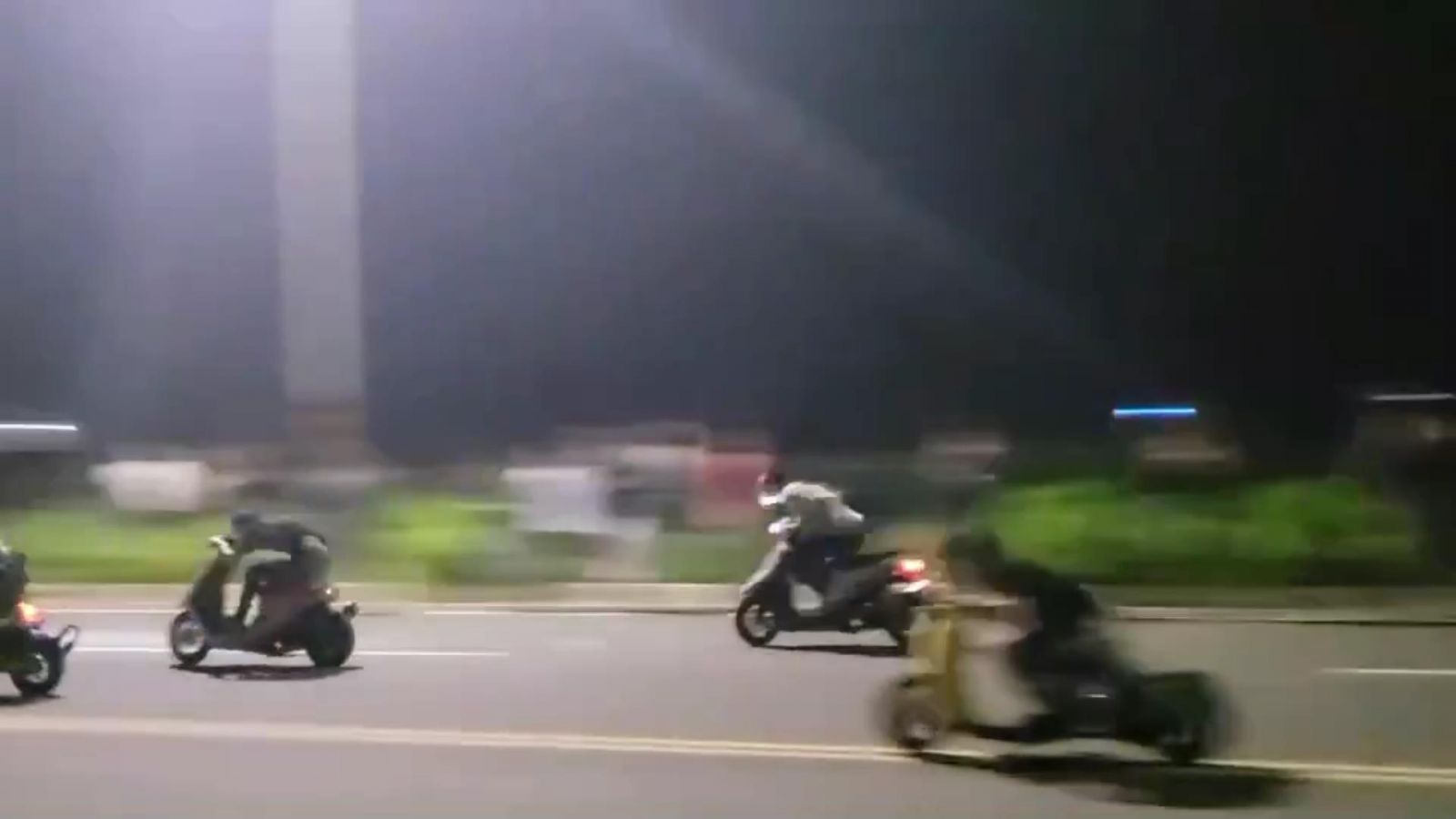 影／小綿羊改成逆天神車　飆仔LINE揪團彰濱、高鐵站高速競駛 - https://www.watchmedia01.com