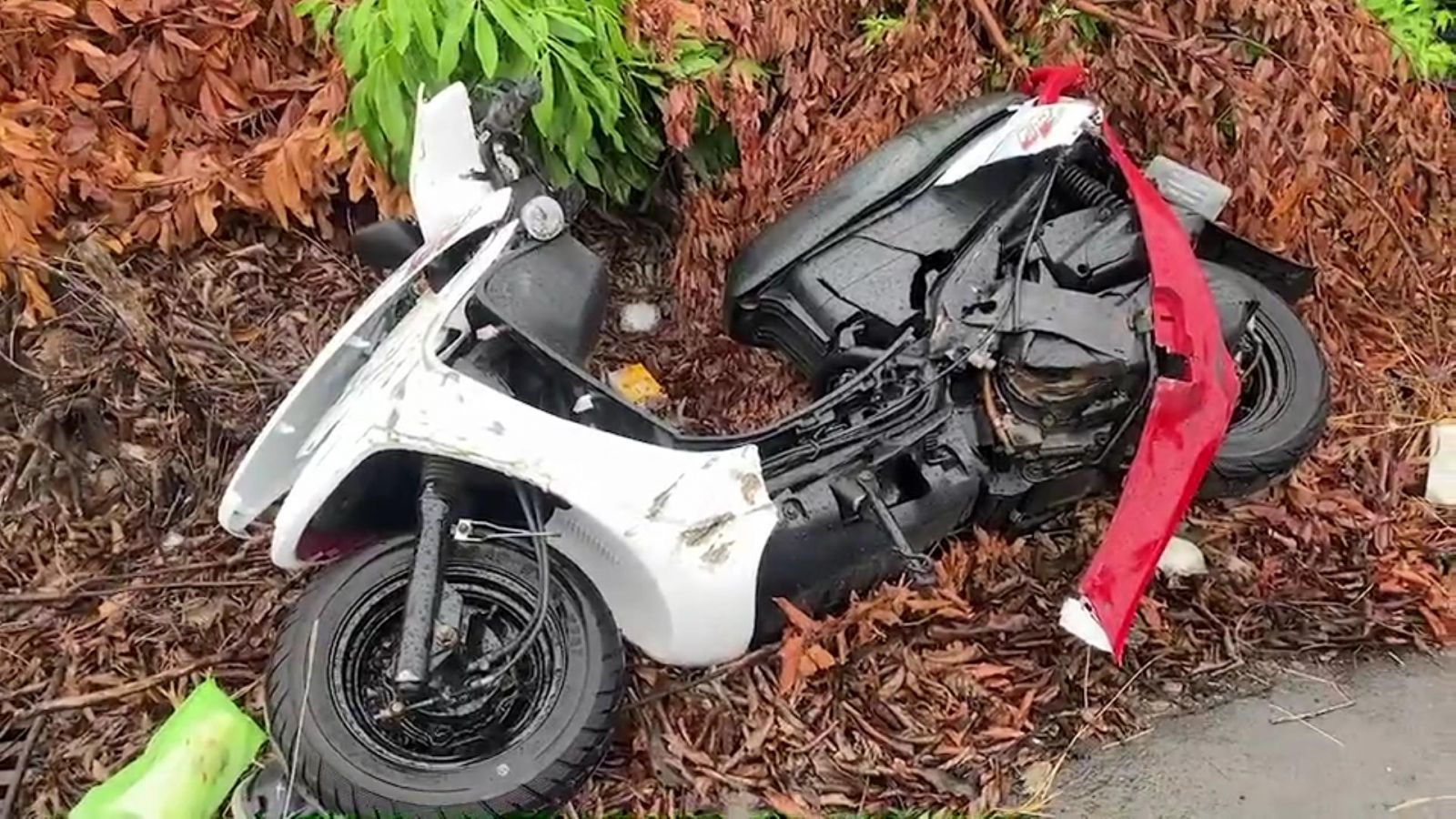 影／魂斷異鄉　明道大學史瓦帝尼學生機車自撞電桿亡 - https://www.watchmedia01.com