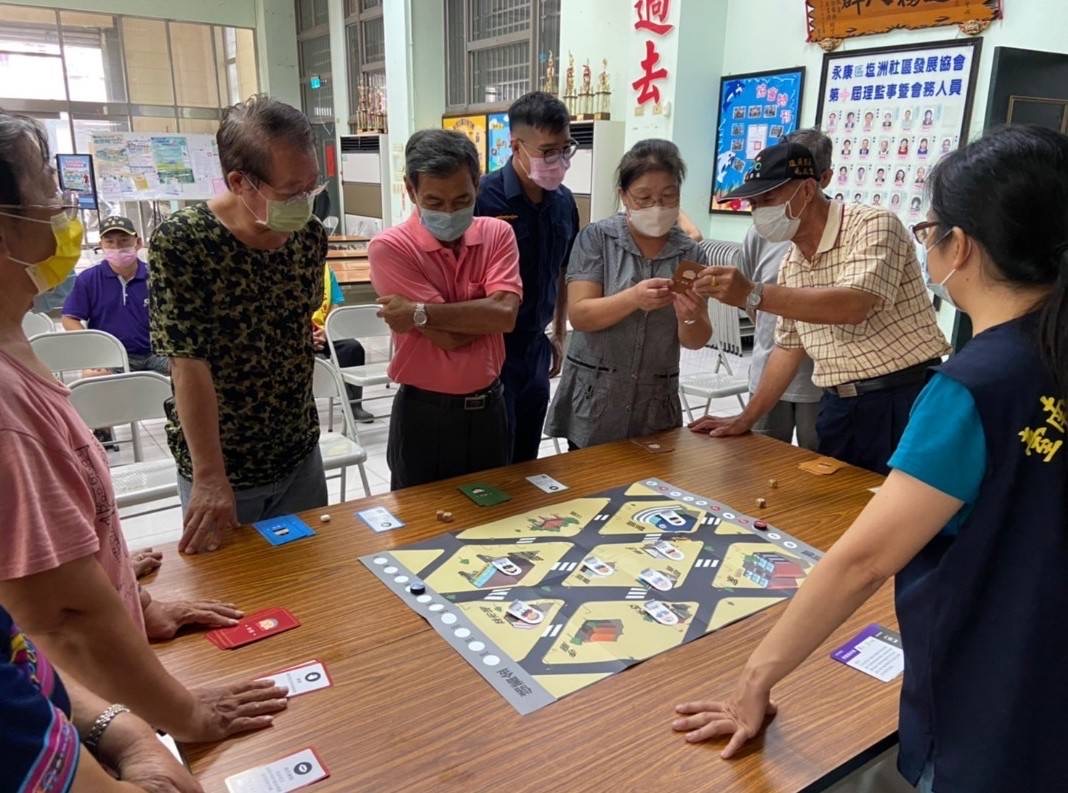 重陽敬老　永康警宣導「反詐、交安」護長者 - https://www.watchmedia01.com