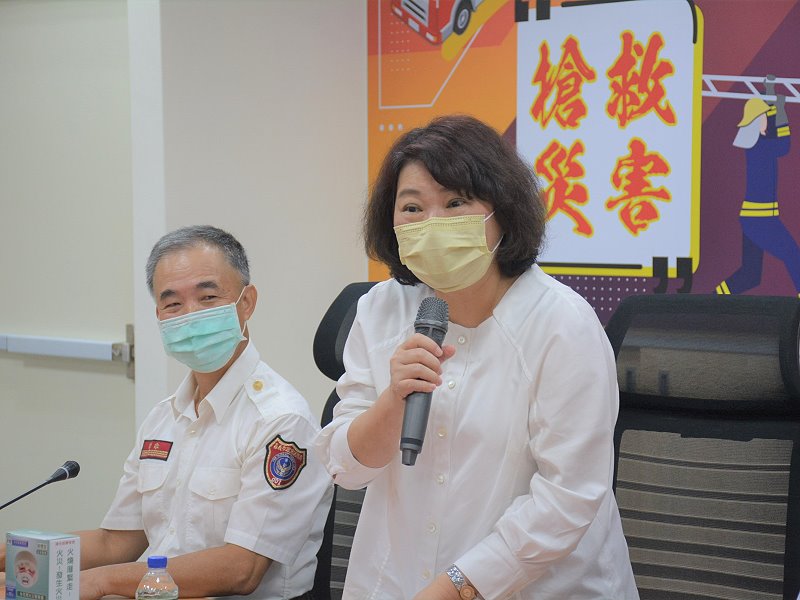 嘉邑行善團捐贈消防物資　助弱勢守護救難隊員 - https://www.watchmedia01.com